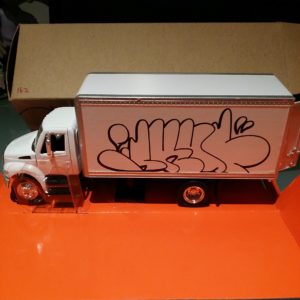Skuf camion toys street art